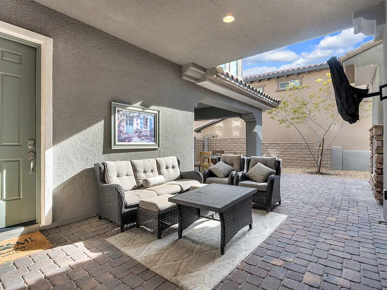 328 Elder View Dr — Photo 3
