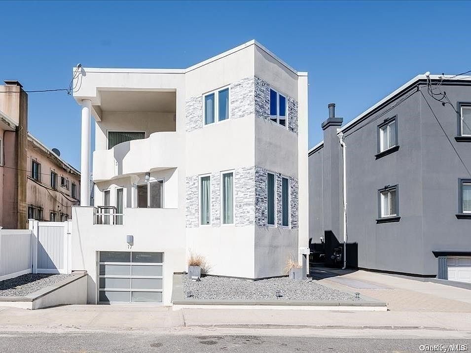 1st image of 17 New York Avenue #House