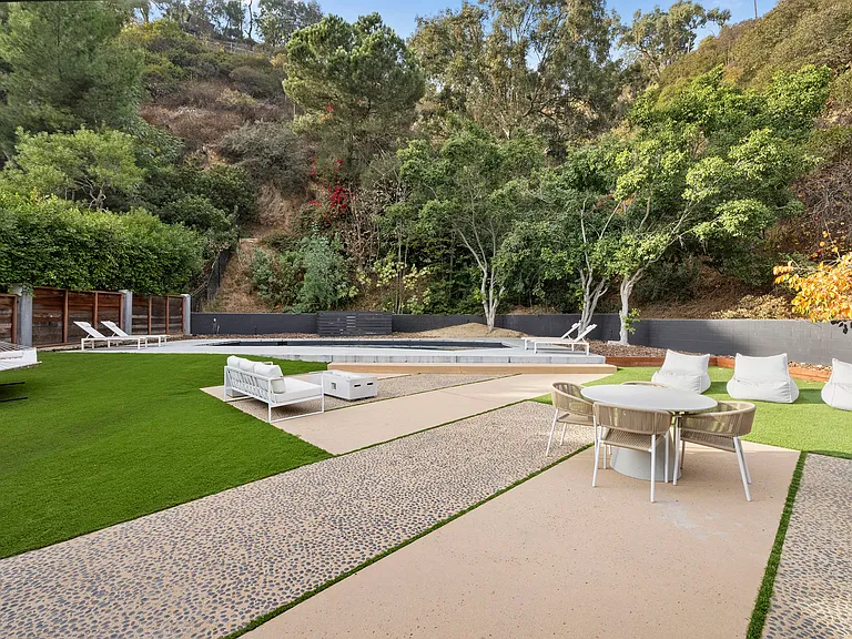 9289 Swallow Dr — Photo 27