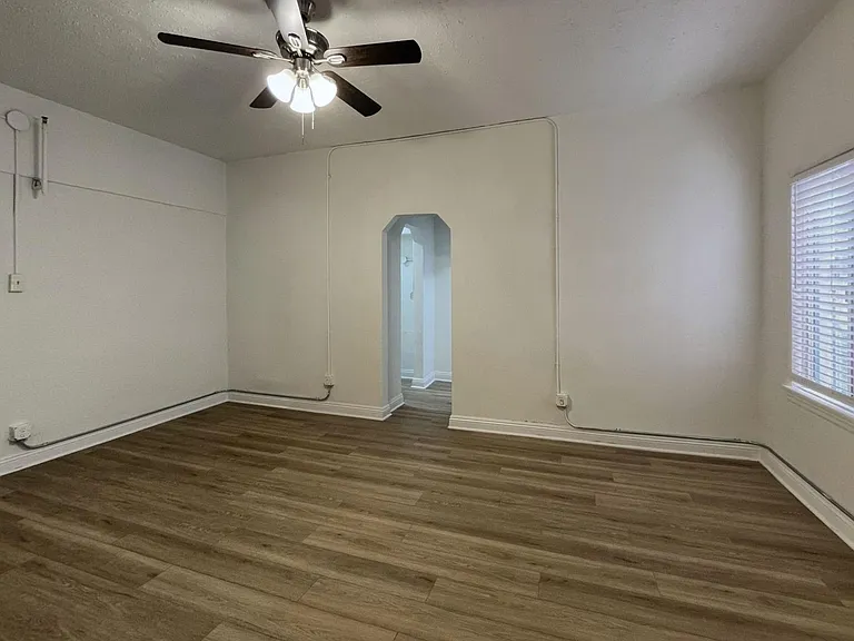 BU1 - 501 Burlington Apts — Photo 6