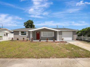 5611 Mosaic Dr, Holiday, FL 34690