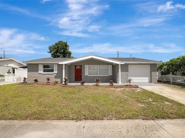 5611 Mosaic Dr, Holiday, FL 34690
