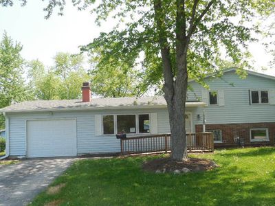 18580 W Woodland Ter, Gurnee, IL, 60031