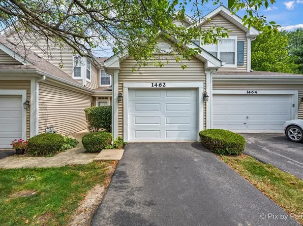 1462 Division Ct, St Charles, IL 60174