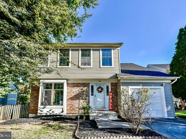25 Newland Ct, Sterling, VA 20165