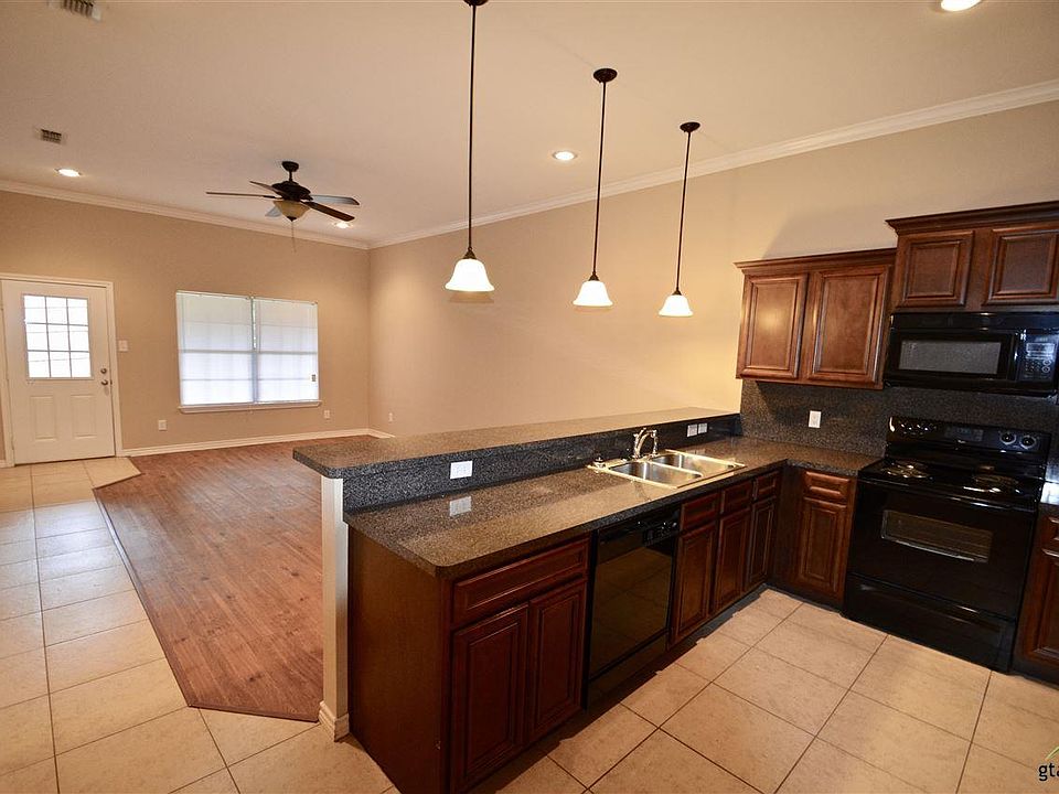 2nd image of 8393 Garrett Dr