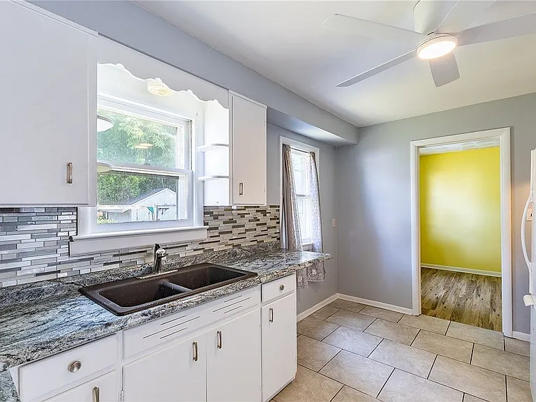 138 Clark Ave — Photo 8