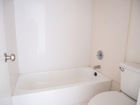 5th image of 16105 Eucalyptus Ave APT 2
