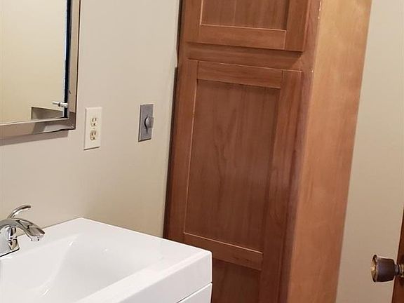 5th image of 67 Fair St