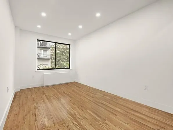 417 E 83rd St, New York, NY