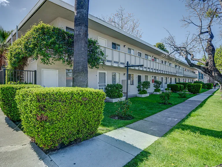 2093 Mount Diablo St — Photo 29