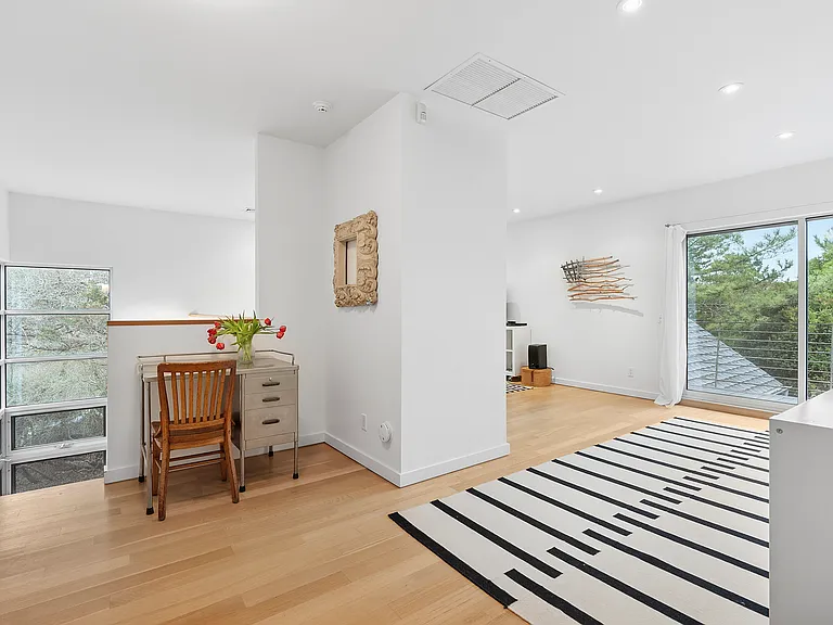 54 Gardiner Dr — Photo 16