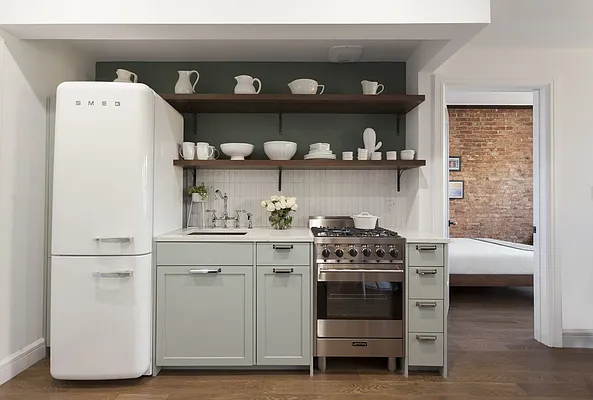 Rented by Compass | media 22