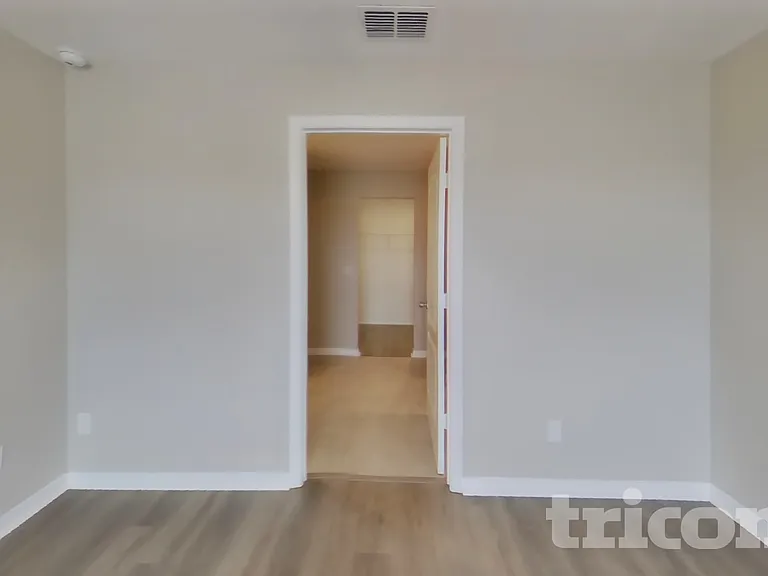 2163 Mandarin Loop — Photo 8
