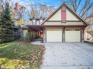 18590 Aztec Dr, Spring Lake, MI 49456