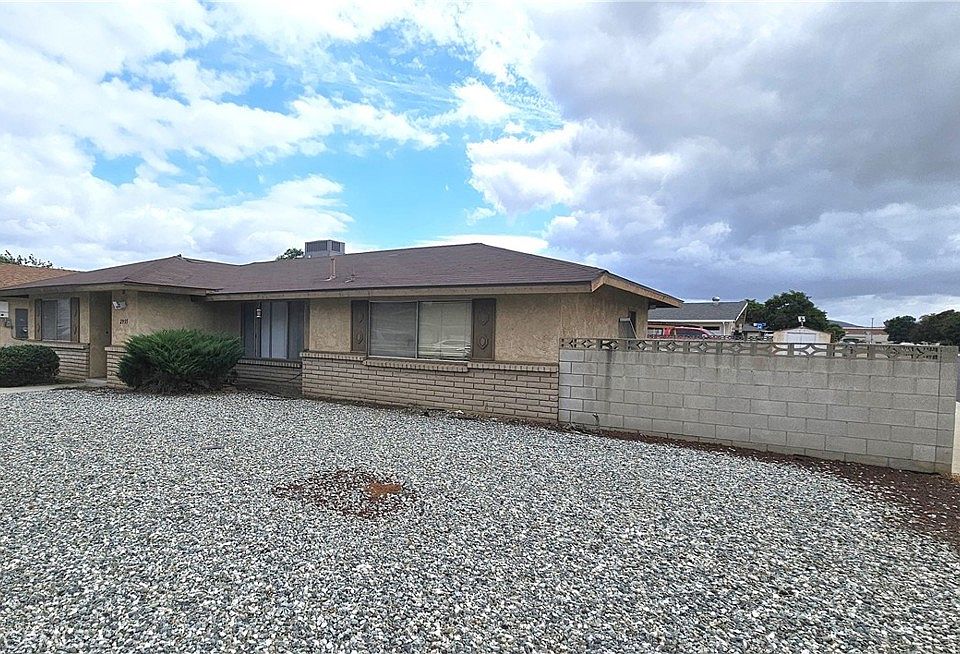 1st image of 2955 Carl Dr