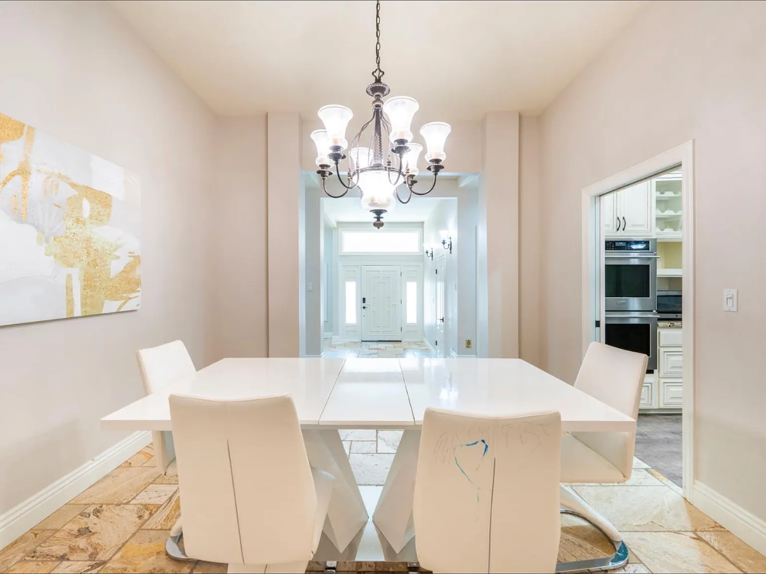 3 bed, 3.5 bath, 2800 sqft, $3,800 — Photo 4