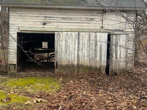 5th image of 331 S Main St