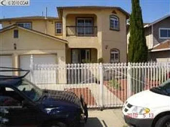 237 Vernon Ave photo 1
