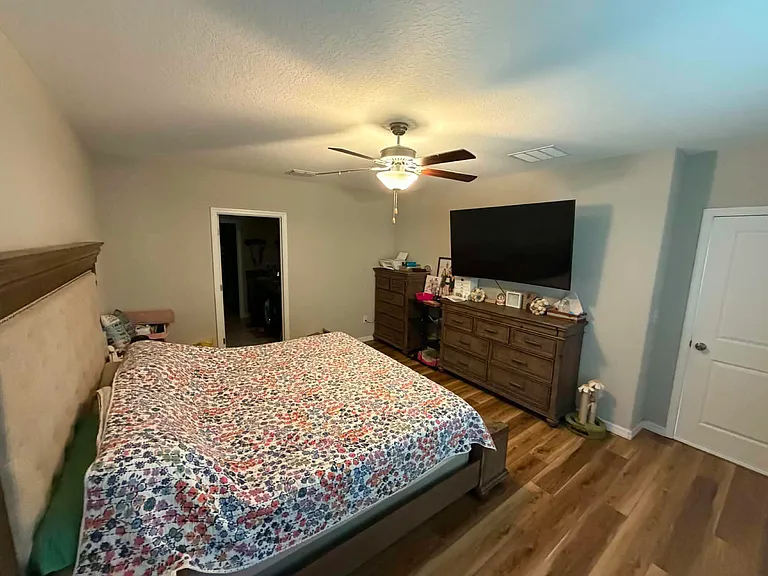 1049 Royal Empress Dr — Photo 10
