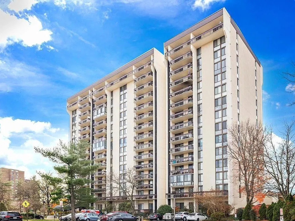 5300 Holmes Run Pkwy #Penthouse 05