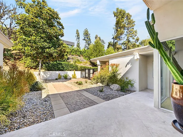 1625 Loma Vista Dr — Photo 45