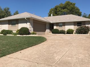 5605 NW 59th St, Warr Acres, OK 73122