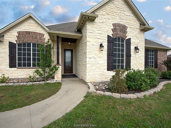 4th image of 4833 N Country Dr