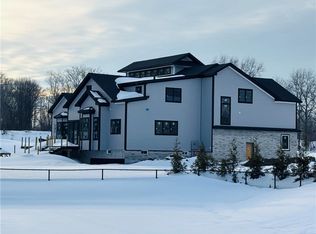 3 Diesel Dr, Lincoln, RI 02865