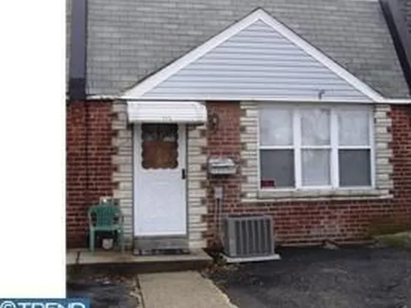 115 W Laughead Ave, Linwood, PA 19061