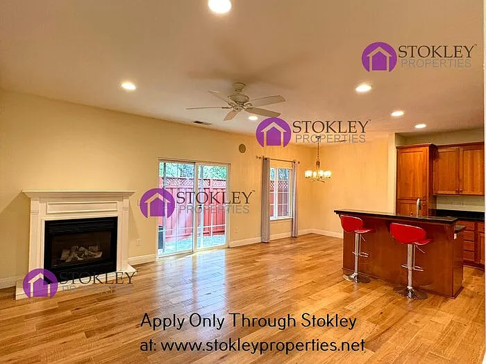 3 bed, 2.5 bath, 1533 sqft, $4,495 — Photo 3