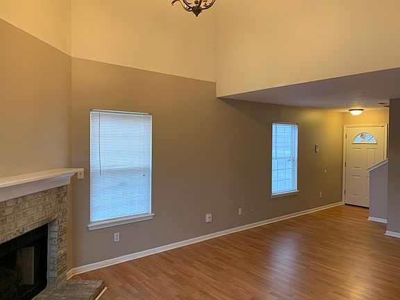 4th image of 4837 Ossington Ct
