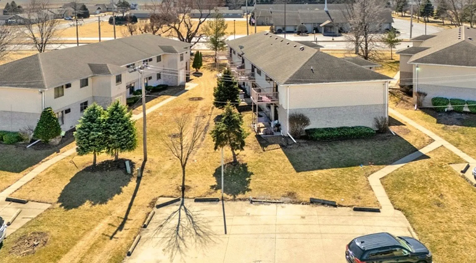 304 Jay Ray Ct — Photo 1