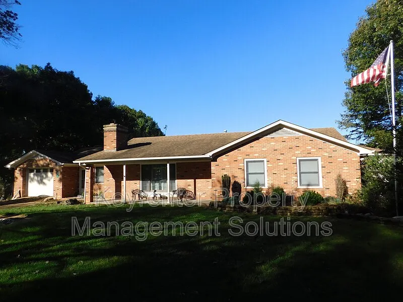 Building Photo - 251 William Cousins Rd