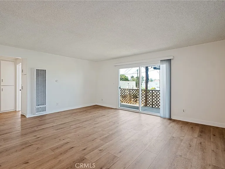 972 W 14th St #3 — Photo 13