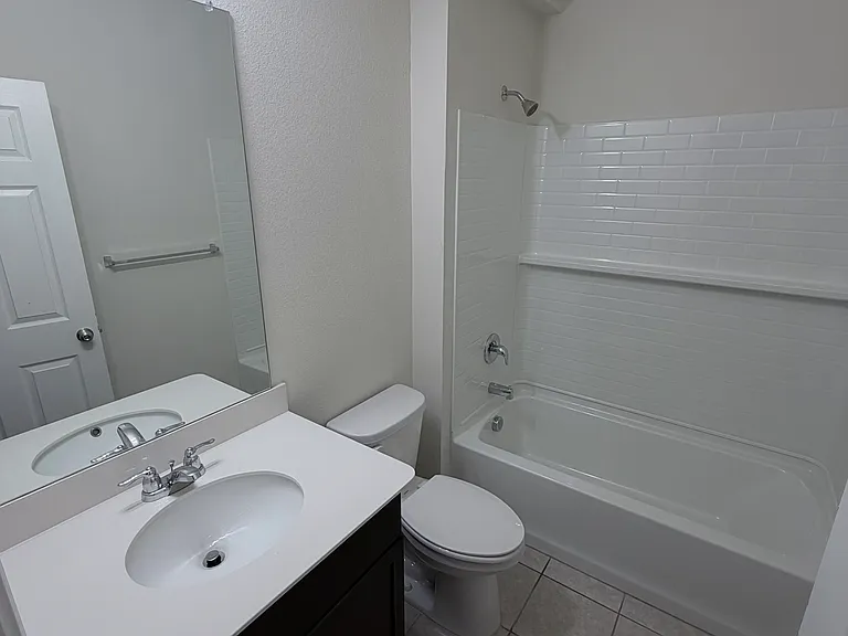 700 Goldenrod Ln — Photo 7