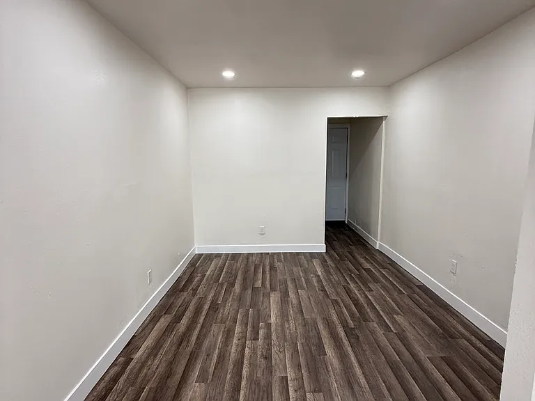 4770 Melrose Ave #4 — Photo 10