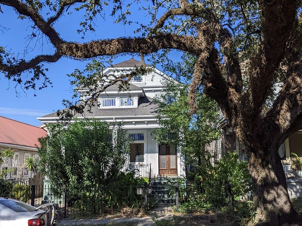1st image of 3529 Banks St