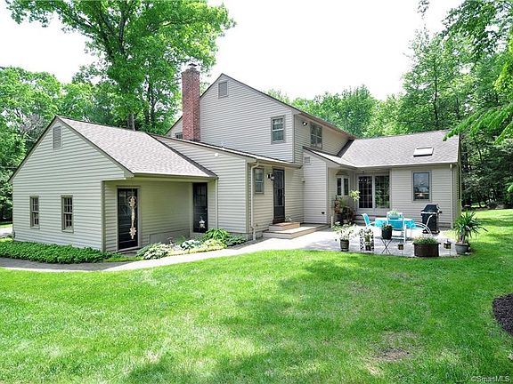 3rd image of 111 Woodhaven Dr
