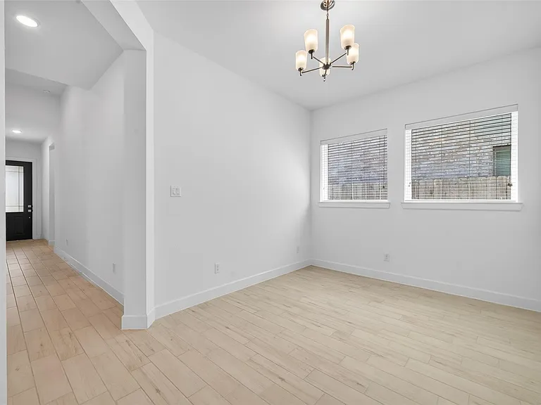 211 Amaranth Way — Photo 20