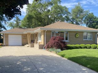 946 Hawthorne Ln, Kankakee, IL 60901