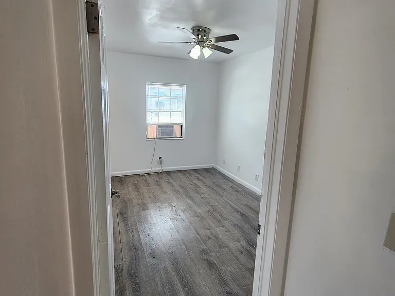 1128 Packer St #1 — Photo 7
