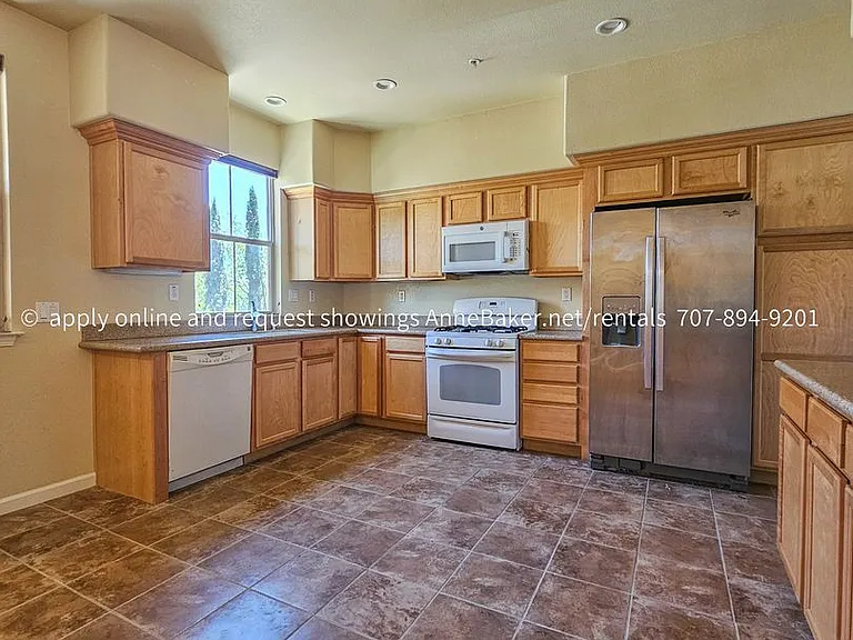 160 Healdsburg Ave #E — Photo 2