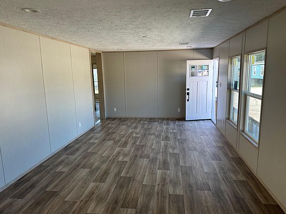 3rd image of 1289 Pineville Cir