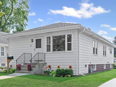 713 W Pacific Ave, Waukegan, IL, 60085