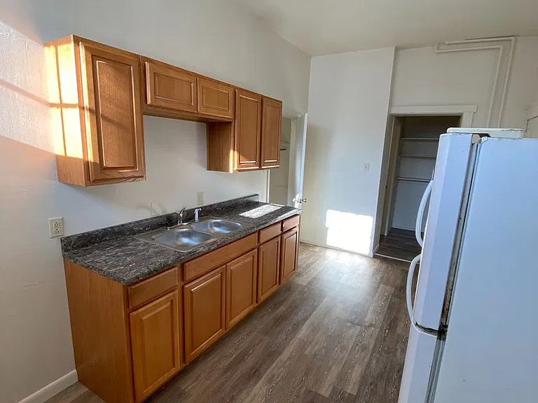 601 Manor St #603 — Photo 5