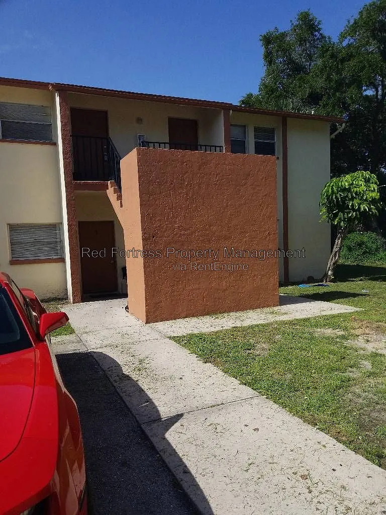 1 bed, 1.0 bath, $989 — Photo 1