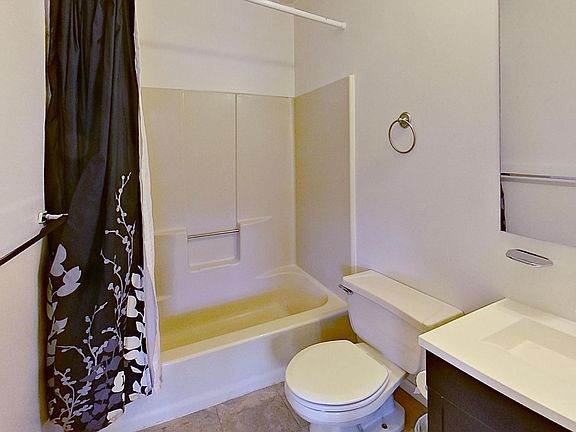 4th image of 21837 Ronald Dr