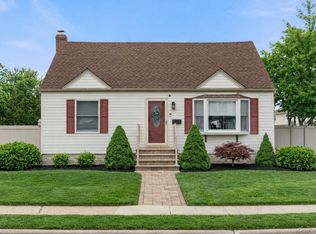 8 Garden Boulevard, Hicksville, NY 11801