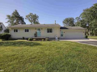 9801 Bartel Rd, Columbus, MI 48063